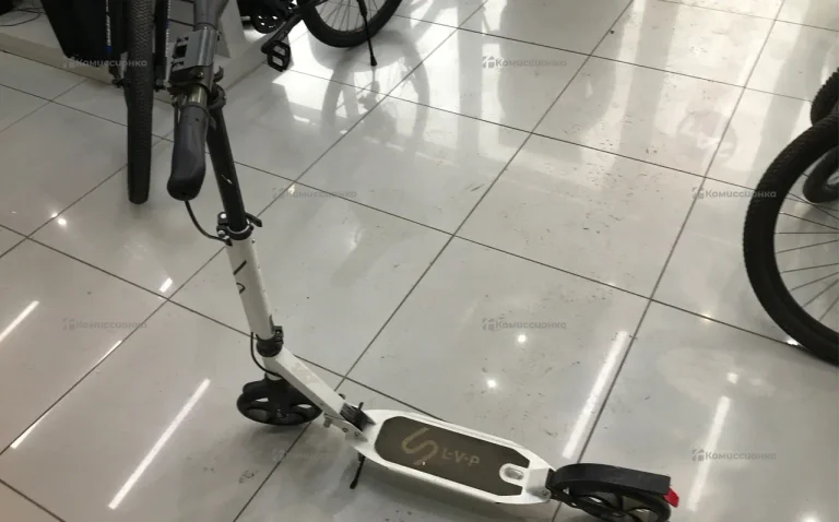 Самокат lvp белый