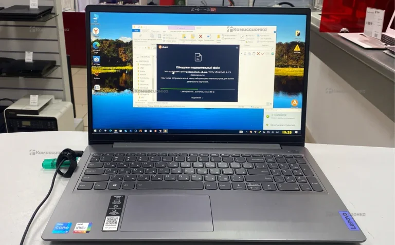 Ноутбук  Lenovo 82H8