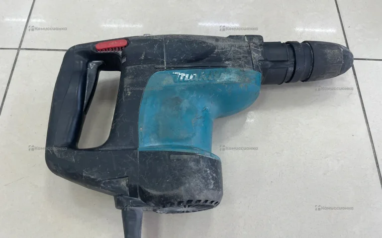Перфоратор makita HR4001C
