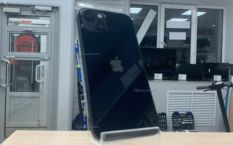 Apple iPhone 13 4/128 ГБ
