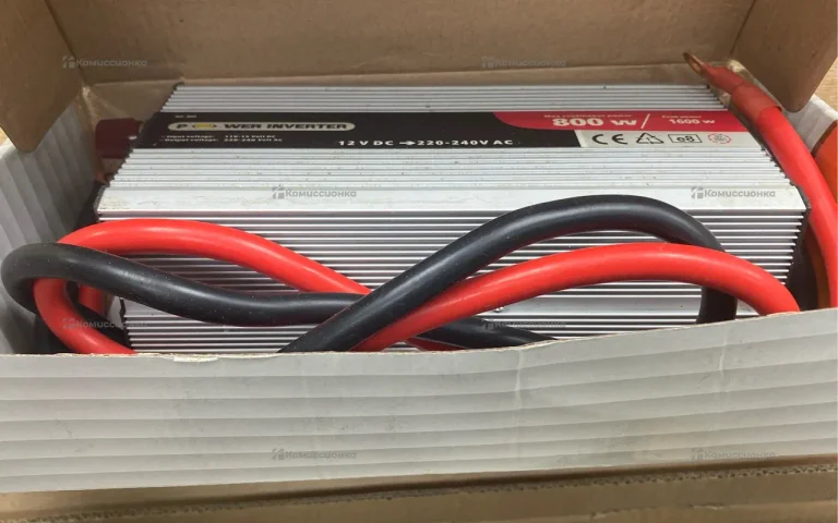 Автомобильный инвертор 12v-220v