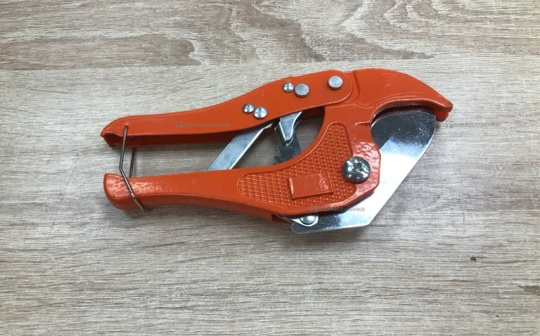 Ножницы для ПВХ труб