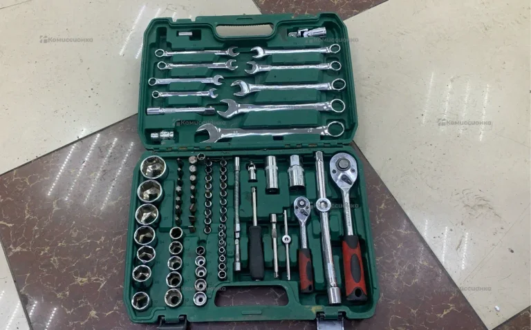 набор инструмента 82