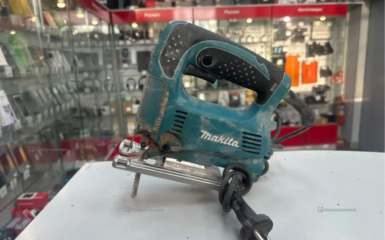 Электролобзик Makita 4329
