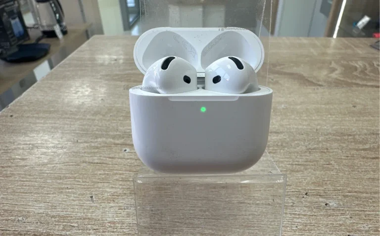 Наушники  AirPods 4