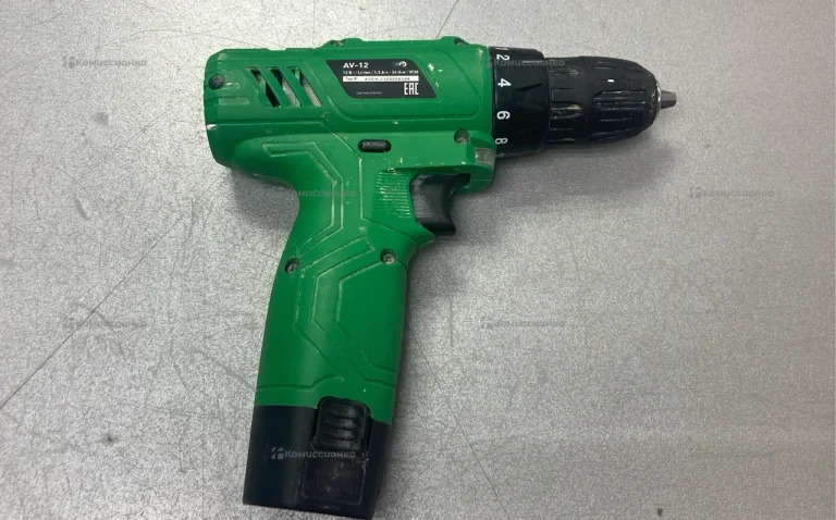 Аккумуляторный шуруповерт Oasis AV-12,
