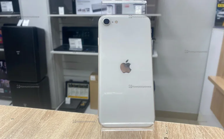 Apple iPhone SE (2022) 4/64 ГБ