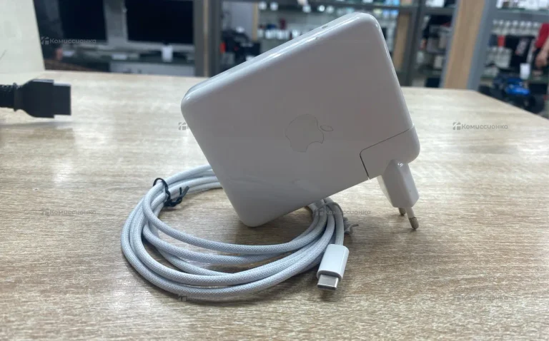 Зарядное устройство Apple USB-C 140W + кабель