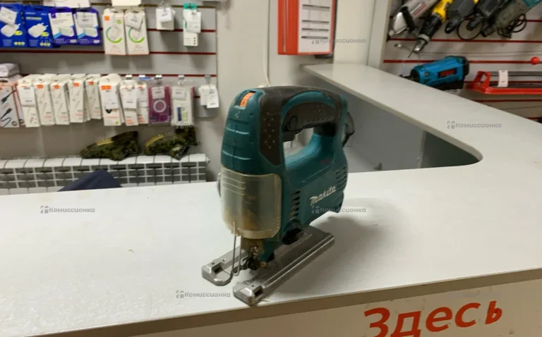 Электролобзик makita 4329