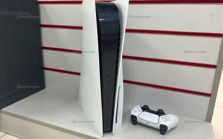 Приставка Sony PS5 с дисководом.