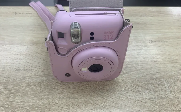 Фотоаппарат  мгновенной печати Instax mini 12