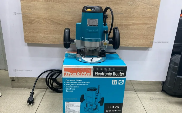 Фрезер makita 3612C