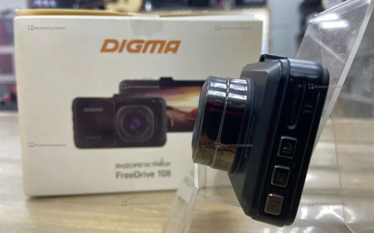 Видеорегистратор  Digma FreeDrive 108