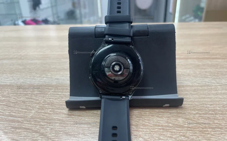 Часы  HUAWEI Watch 4