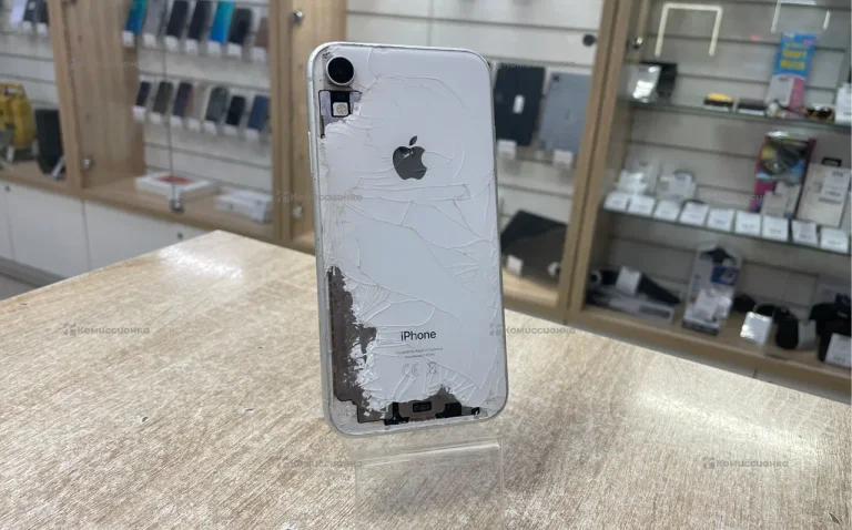 Apple iPhone XR 3/64 ГБ