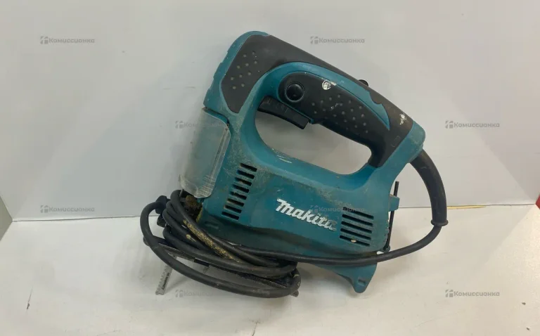 Электрический лобзик Makita 4327