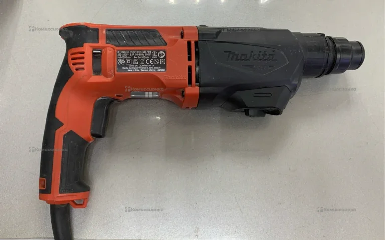 Перфоратор makita M8701