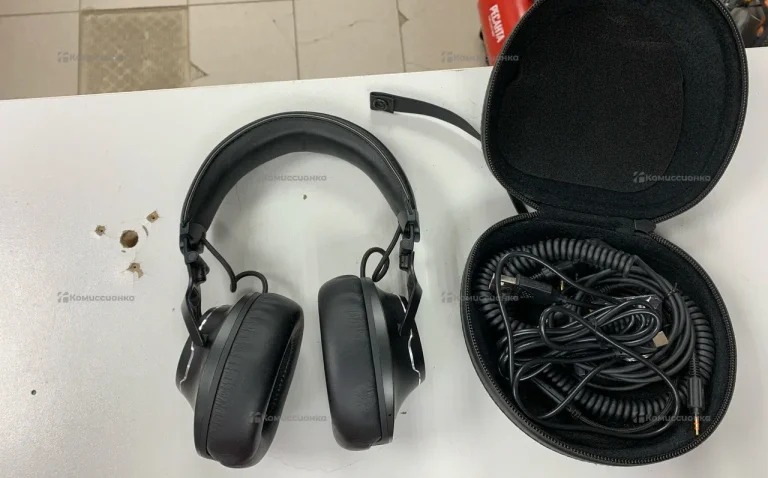 Наушники  JBL club one