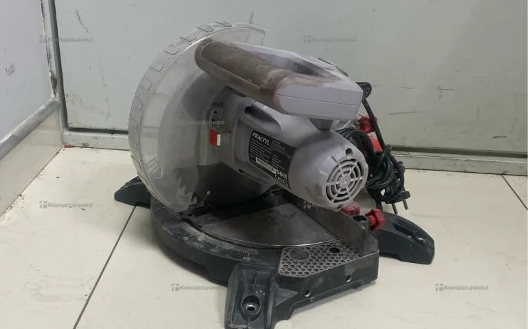 Пила торцовочная Practyl J1G-ZPA-210D