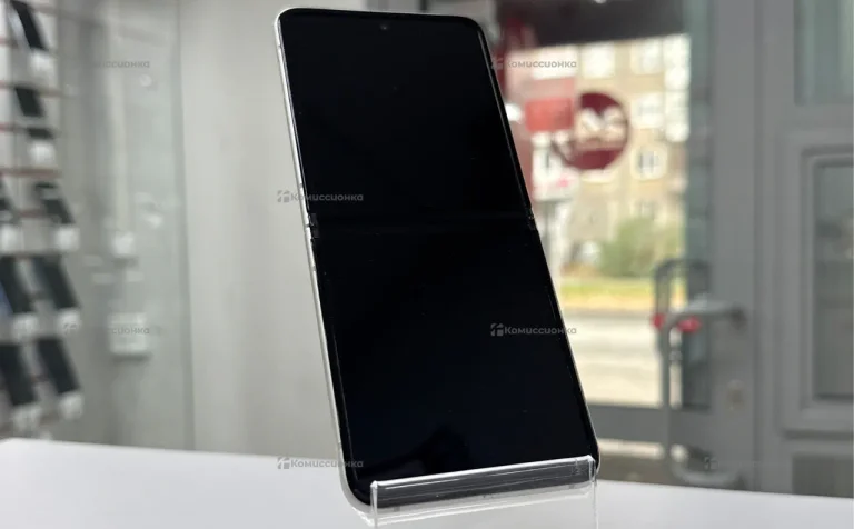 Samsung Galaxy Z Flip3 5G 8/128 ГБ
