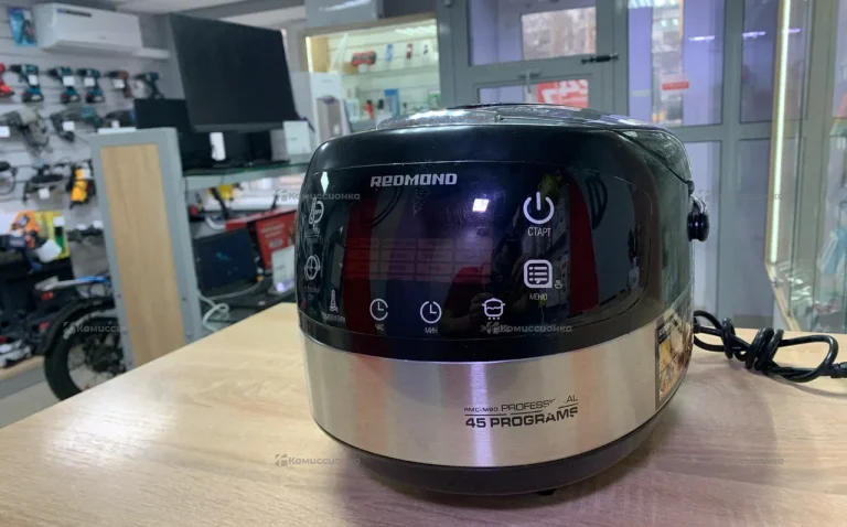 Мультиварка Redmind rmc m90