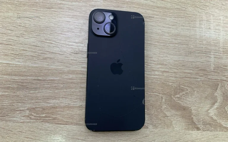 Apple iPhone 15 6/128 ГБ