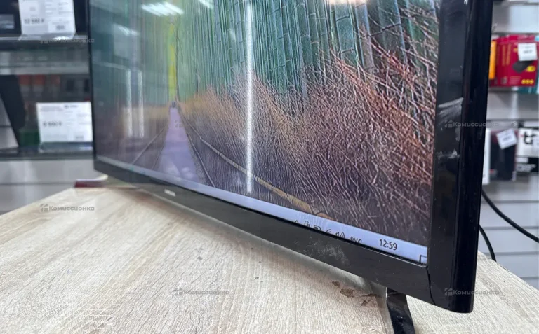 Телевизор Samsung UE32J4500AK
