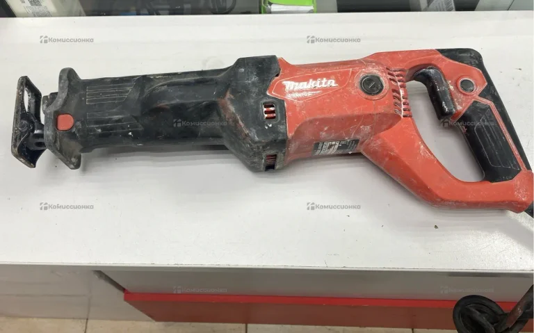 Сабельная пила Makita M4501 1010 Вт