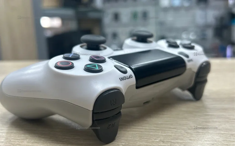 PS 4 Геймпад белый
