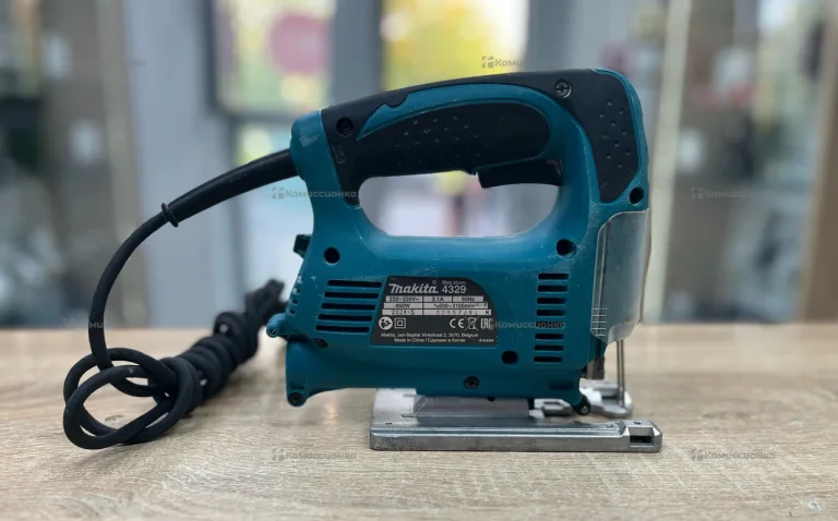 Электролобзик Makita 4329K