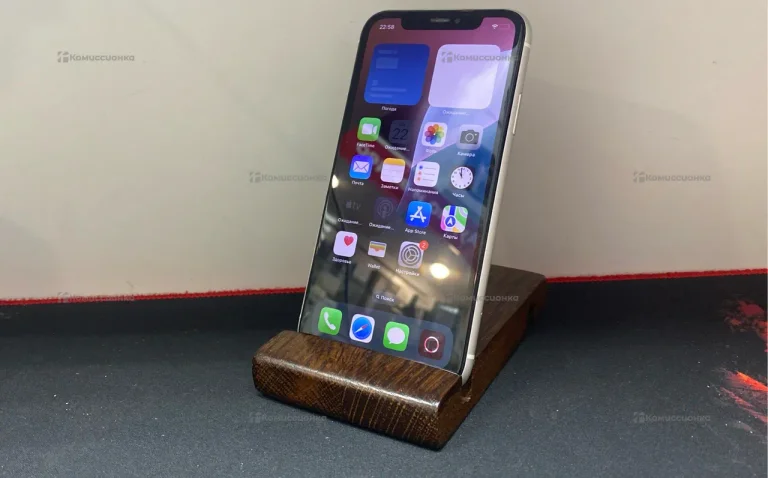Apple iPhone XR 3/64 ГБ