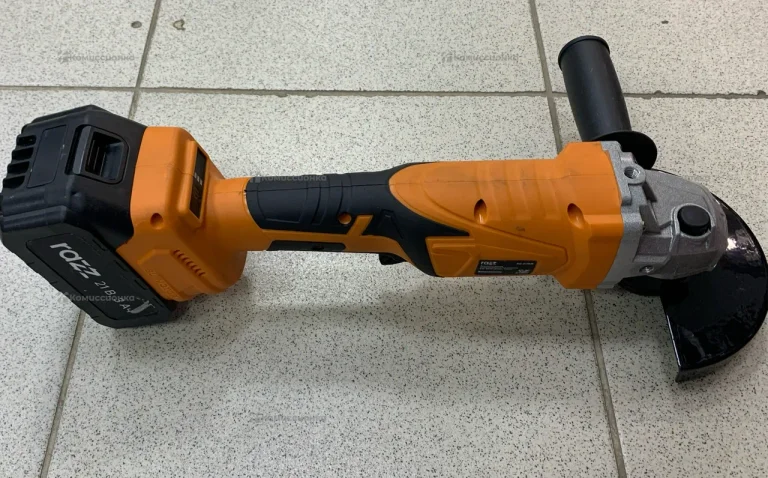 Аккумуляторная УШМ Razz ag-213kr