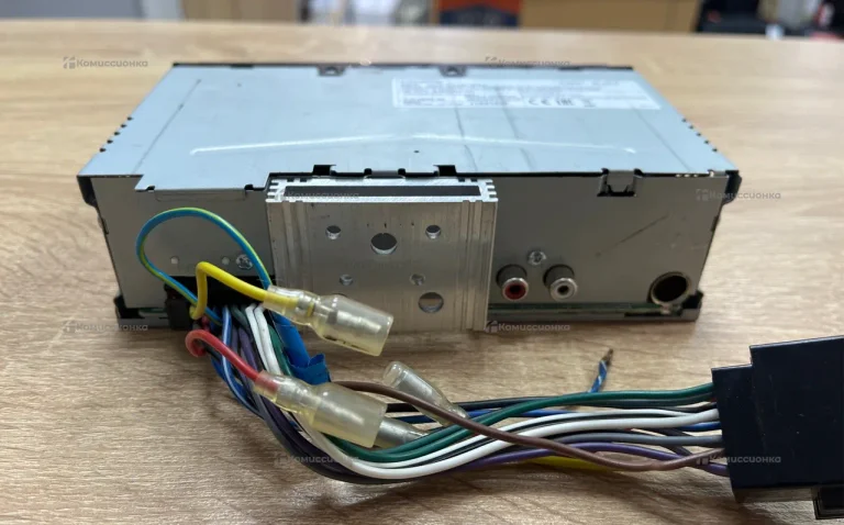 Автомагнитола  Kenwood KMM-103