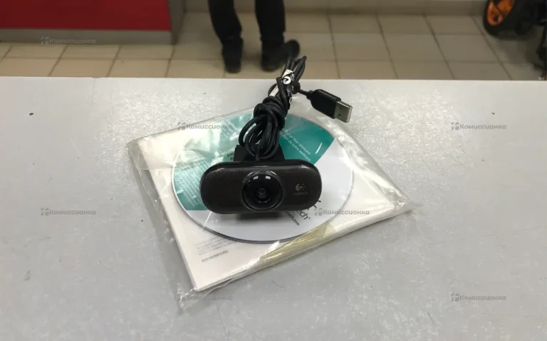 Вебкамера Logitech c210
