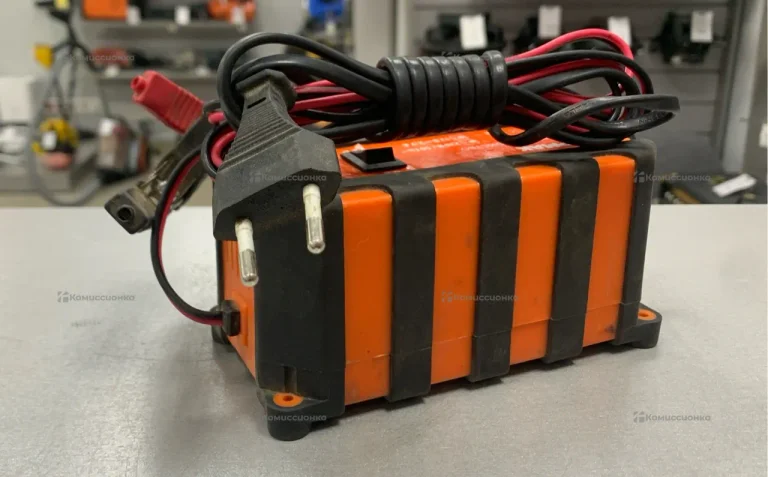 Зарядное устройство Ермак