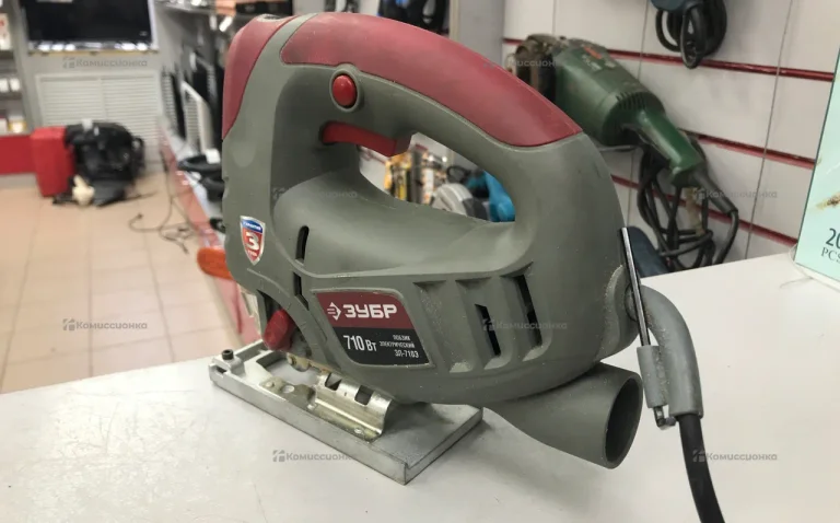 Лобзик Зубр ЗЛ-710Э