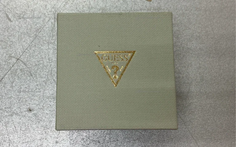Часы  guess