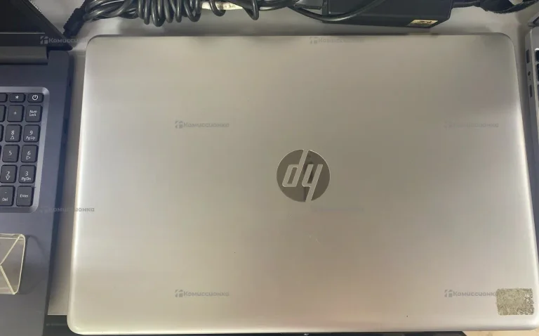 Ноутбук  hp 15-qw522ur