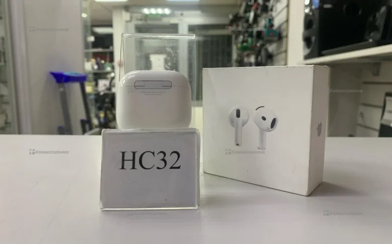 Наушники AirPods 4