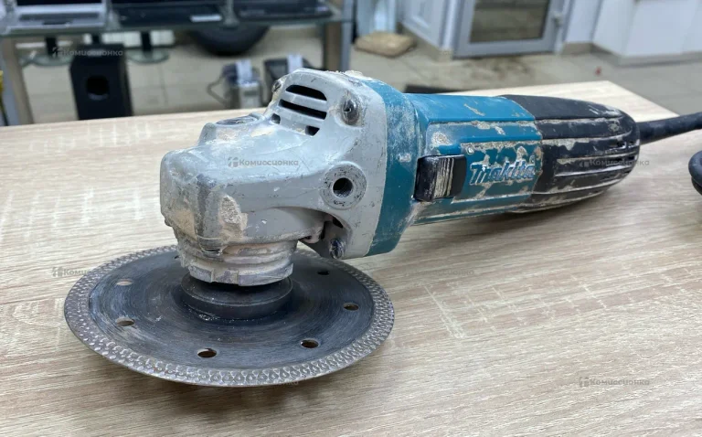 УШМ makita GA4530