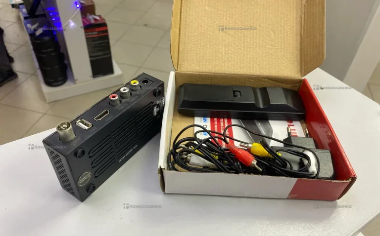 Цифровая ТВ приставка  Lumax 1109