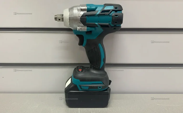 Гайковерт с набором Makita Rep