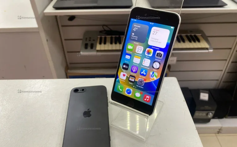 Apple iPhone 8 2/64 ГБ