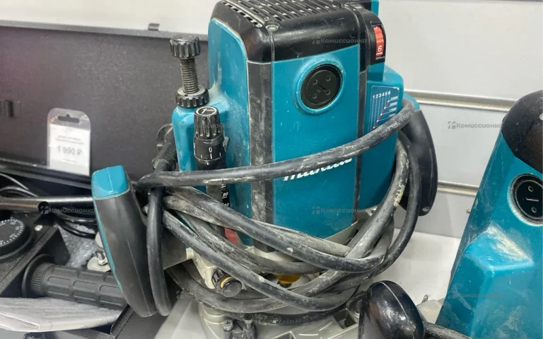 Фрезер makita RP2300FC