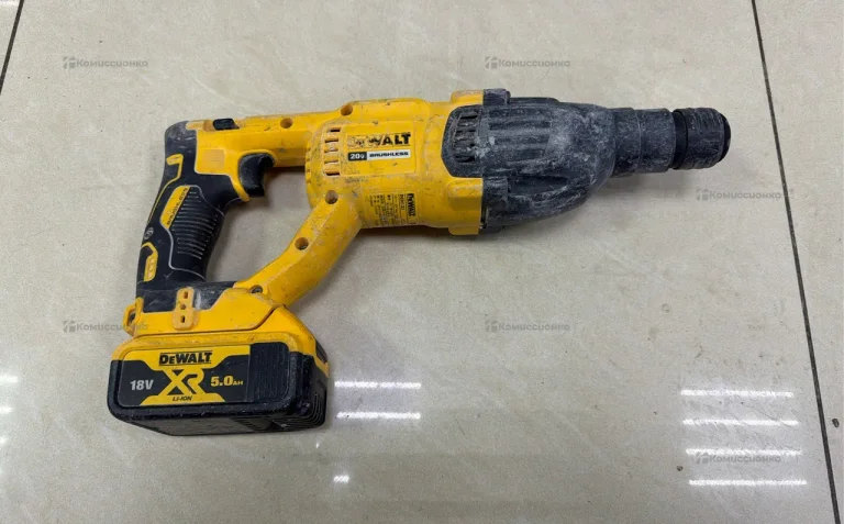 перфоратор аккумуляторный Dewalt DCH133