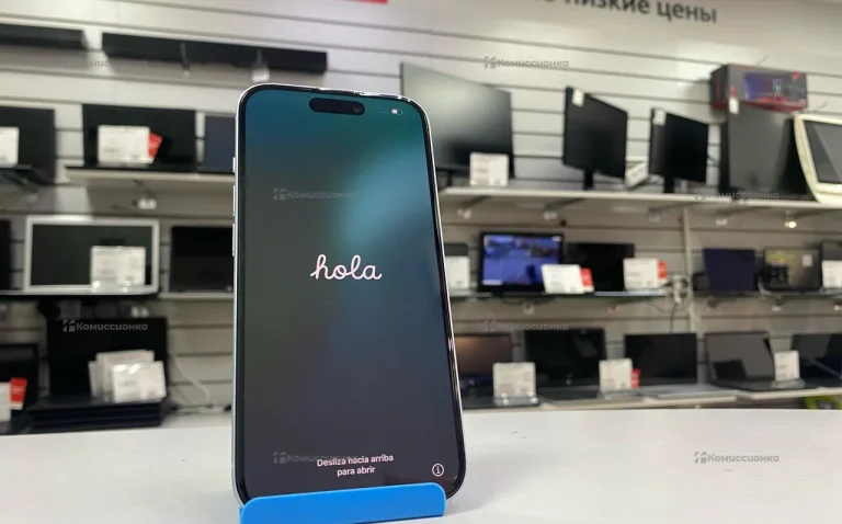 Телефон Apple iPhone 15 6/128 ГБ