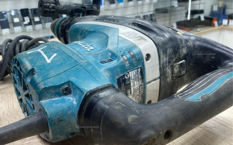 Перфоратор makita HR5201C