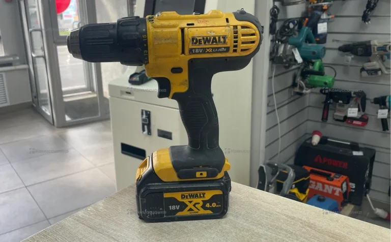 шуруповерт Dewalt DCD771 ks