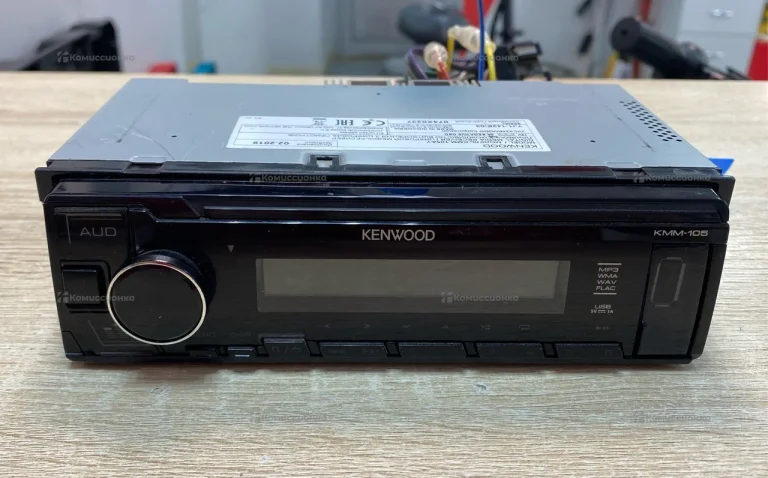 Автомагнитола Kenwood KMM-105