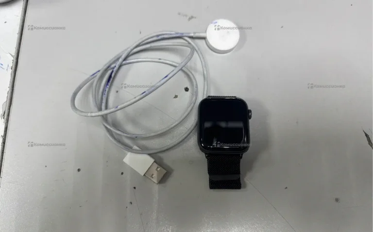 Часы  Apple Watch SE 44mm